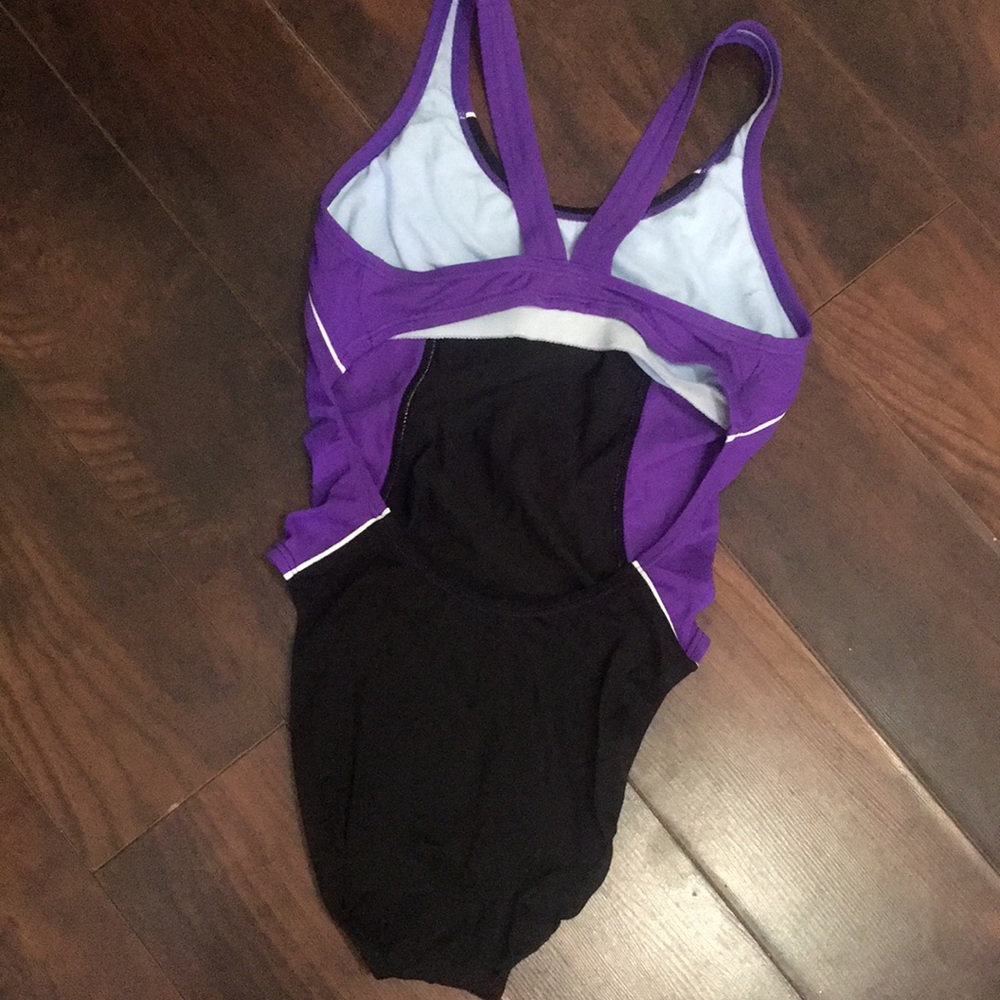 🦋3/15. Nike swim suit - Picture 2 of 8